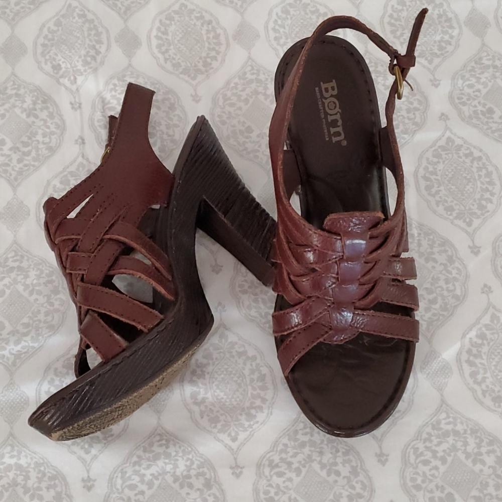 Born sandals